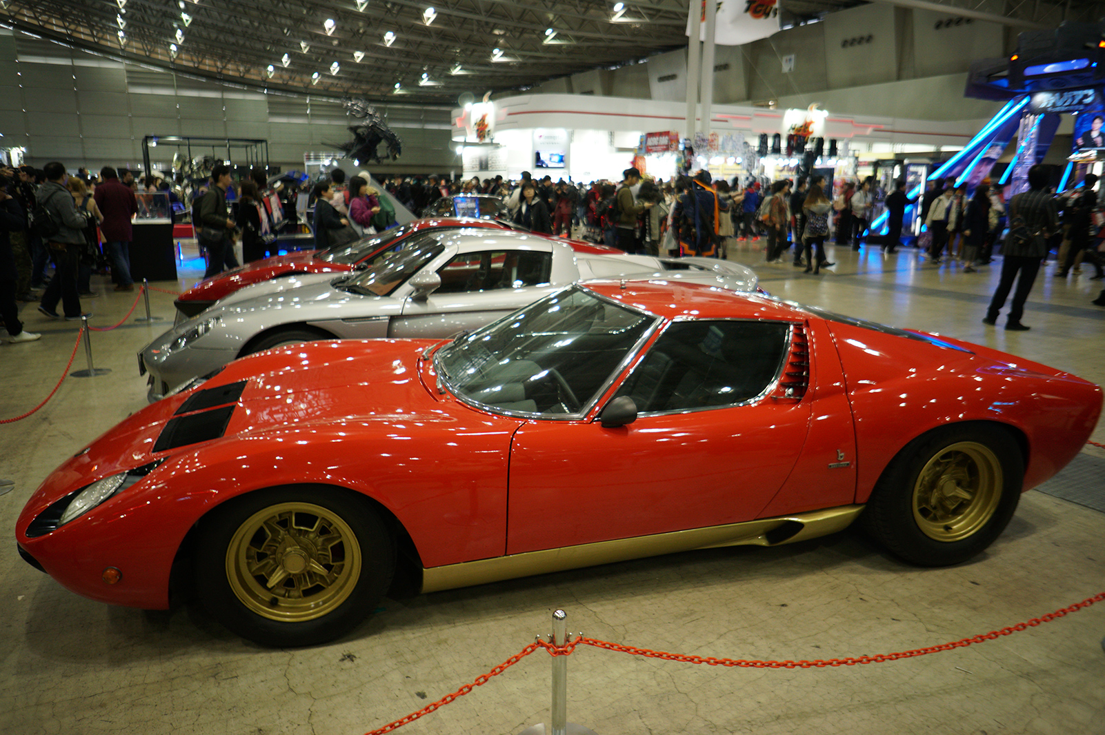 SEL16F28 コミコン会場のミウラ