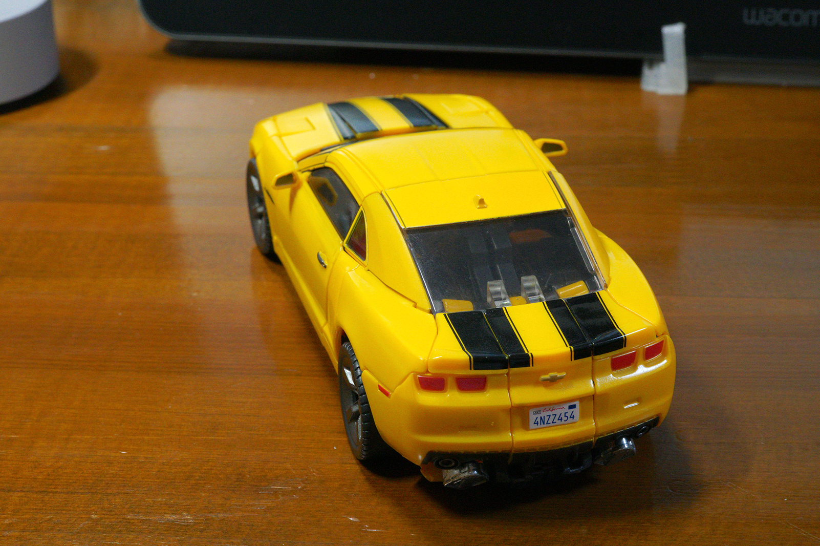 mpm-3バンブルビー　ビークルモード上から