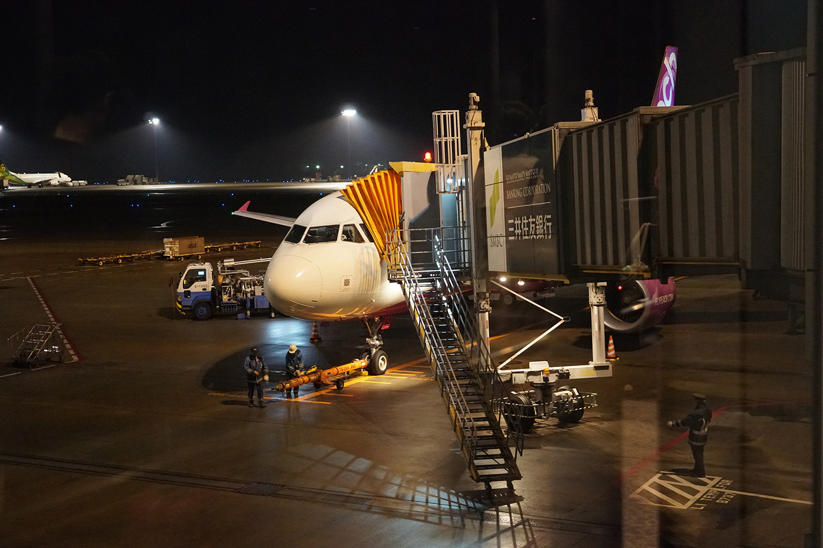 SEL35F28Z　成田空港