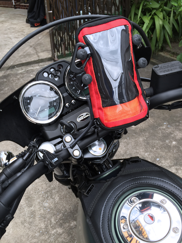 V7でスマホマウント